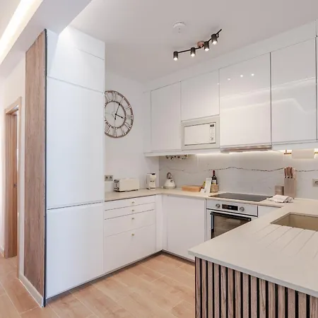 Sandora Breeze - Calm Near & Old Town Apartman